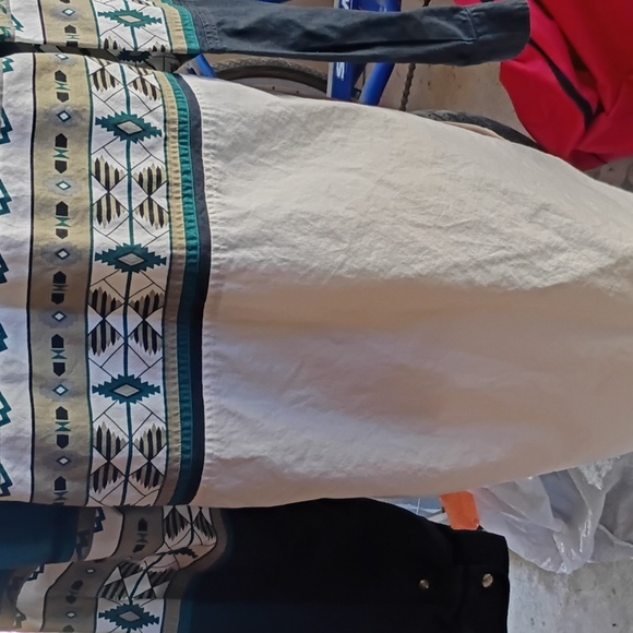 Teal and White Patterned Button-Up Shirt - Picture 4 of 4